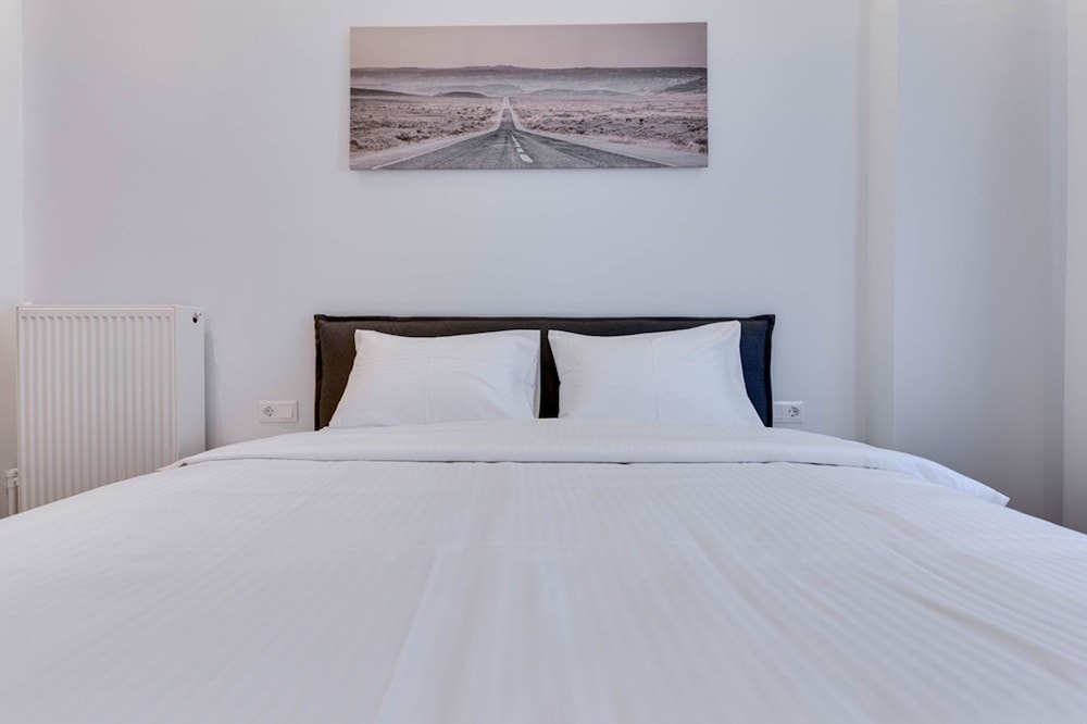 Elegant Flat 5 Walk to Metro Panormou
