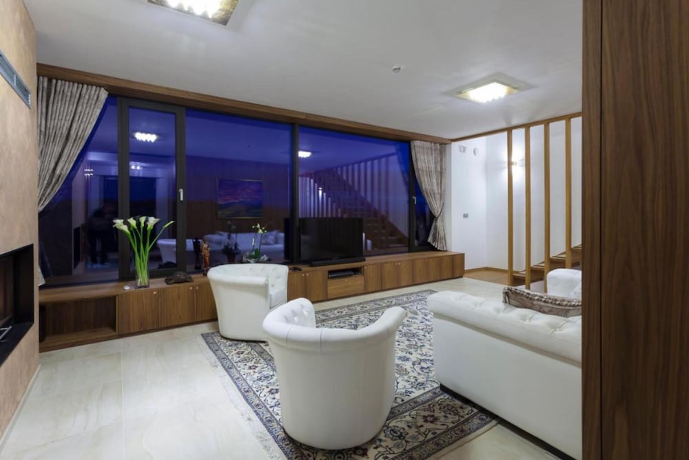 Luxury Villa Eva Pool Whirlpool & Sauna view 3