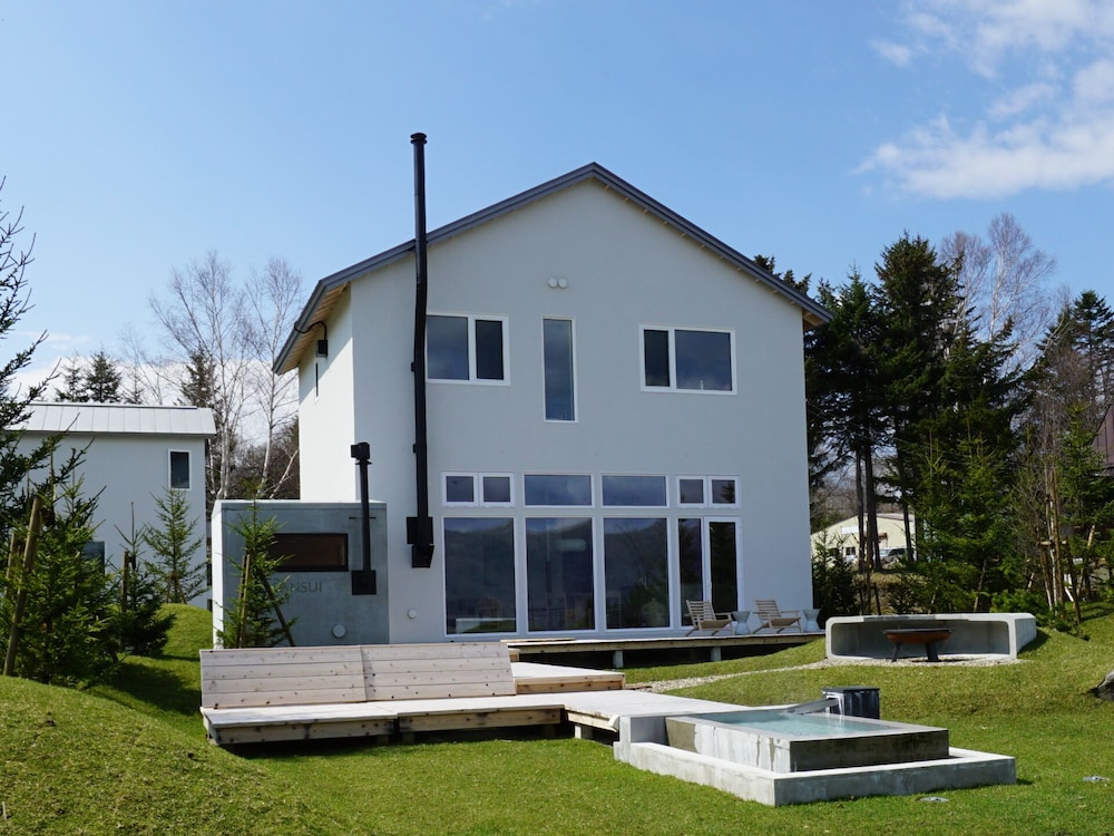 Sansui Lakeside Villa