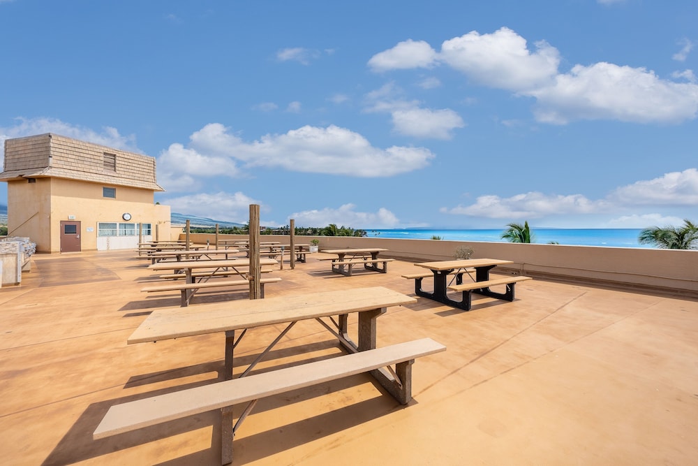 Menehune Shores 421 2 Bedroom Condo