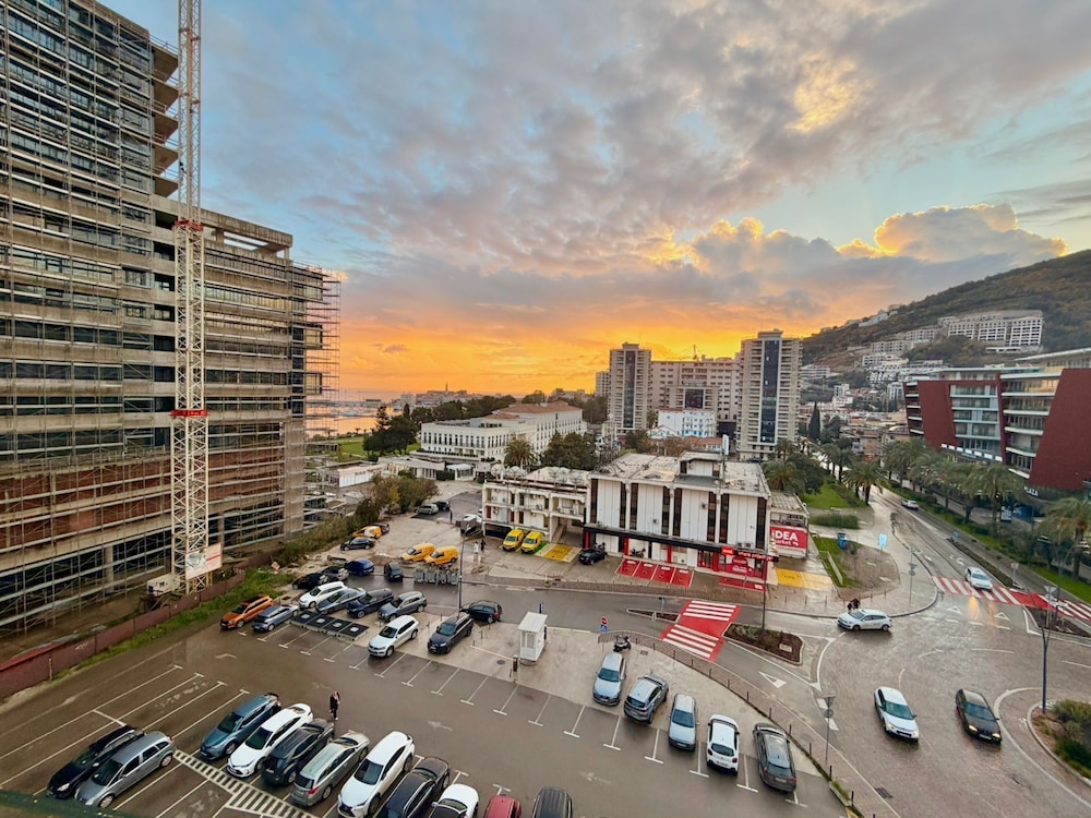 Aurelio Central Residences