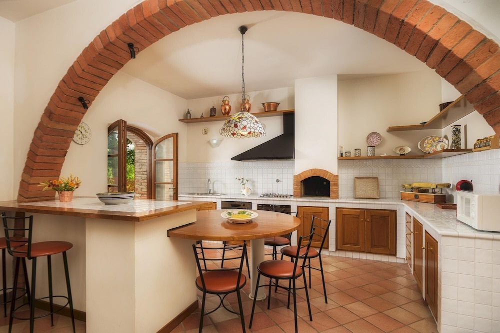 Fonte Pinella 8 in Chiusi en Chiusi — kitchen