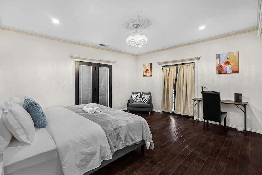 Stunning Roman Design 7bed5bath in Heart San Jose