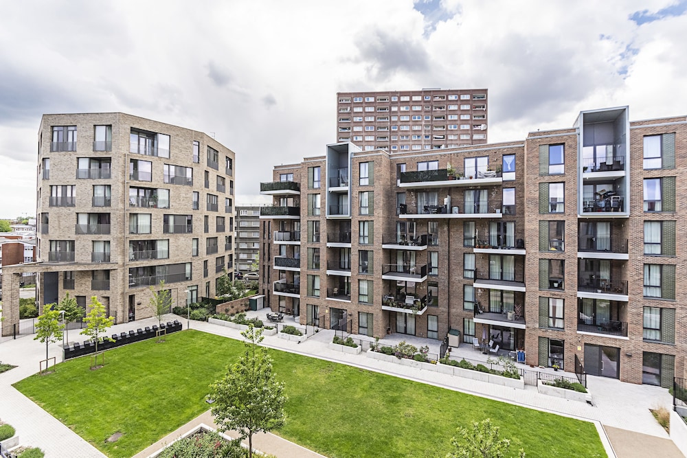 Stunning Brand New Westminster Apartment
