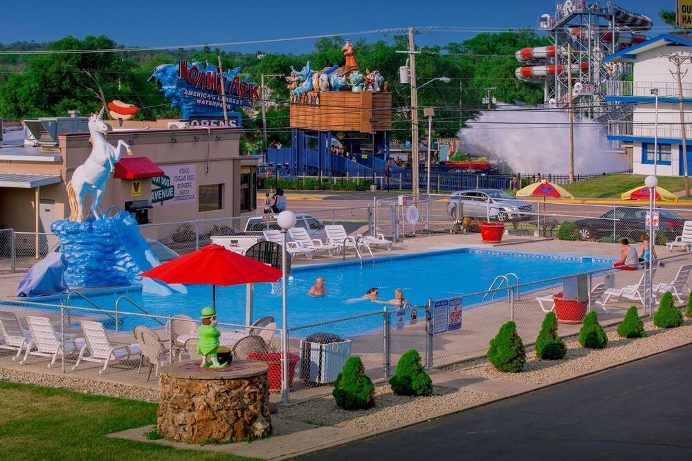 Shamrock Motel