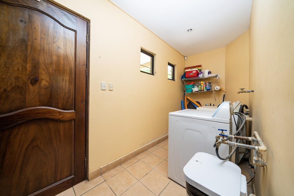 Freshly Updated 3BR With Pool Walk to the Beach Casa Luz de Luna