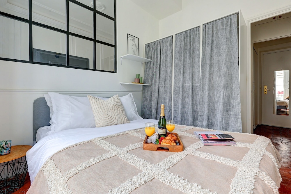 Chic 1BR Flat - Le Marais Charm