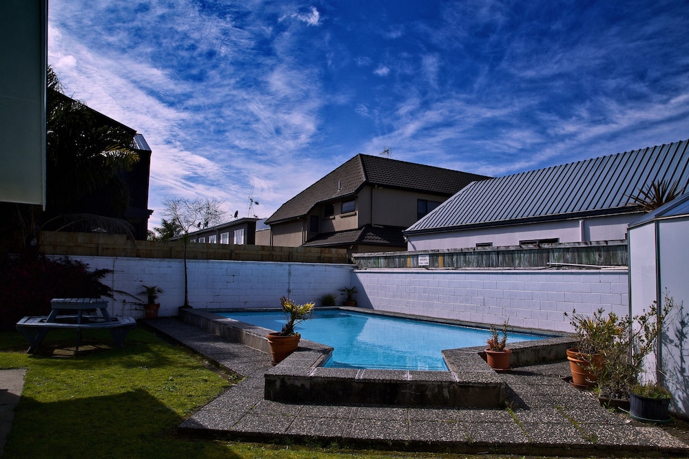 Hotel Barclay Motel - Image 1