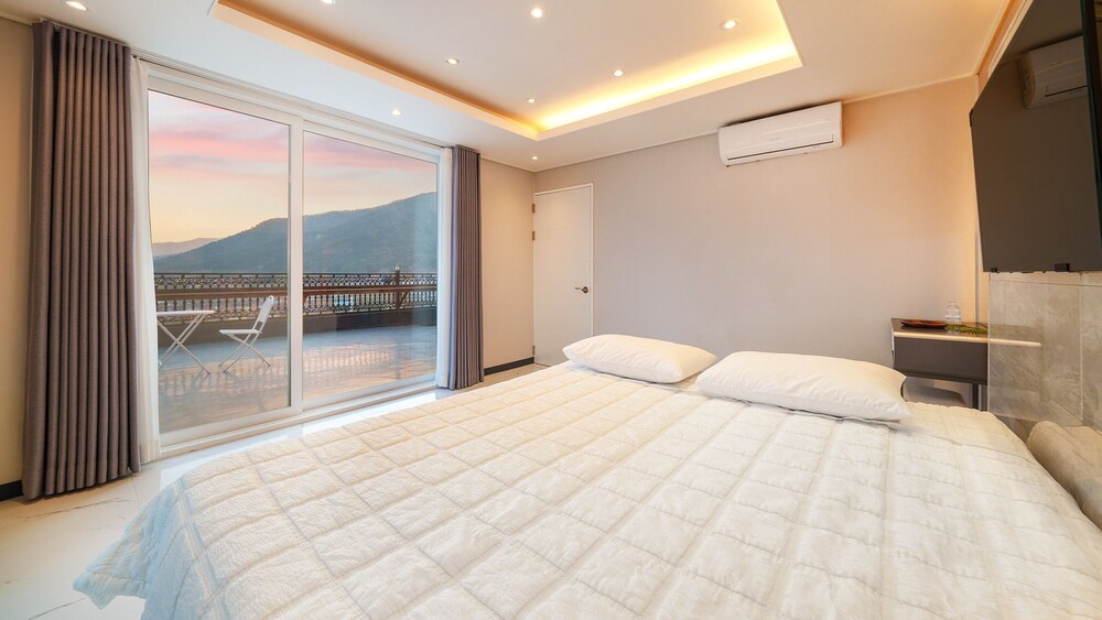 Namhae Onview Pension