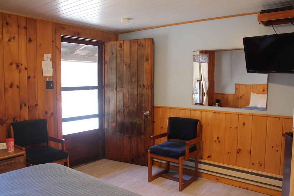 Blueberry Hill Motel