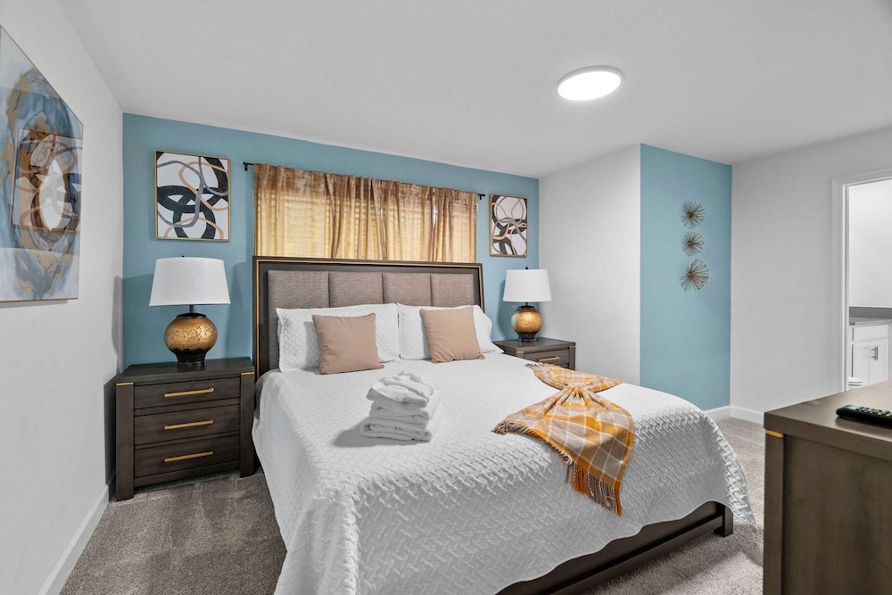 Gorgeous 5bed TH Close to Disney Water Park
