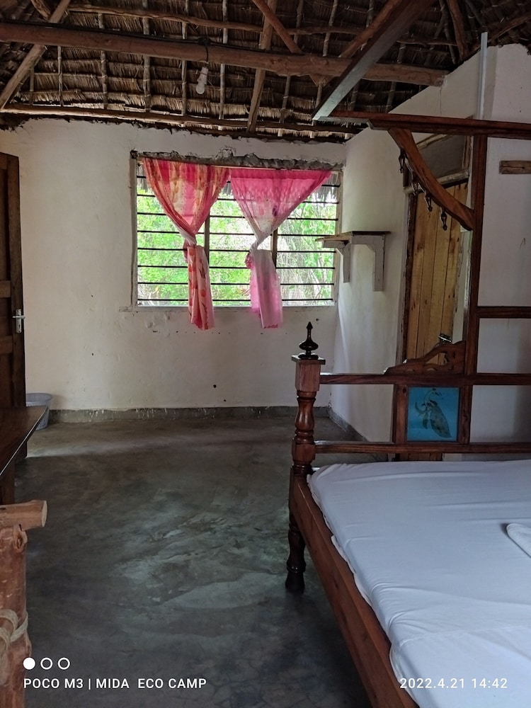Room in B&B - Mida Creek Eco Camp 1