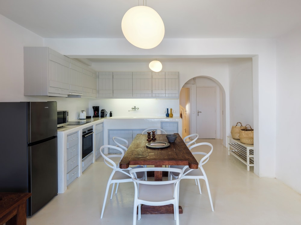 Mykonist Merchia Beach Villas & Suites