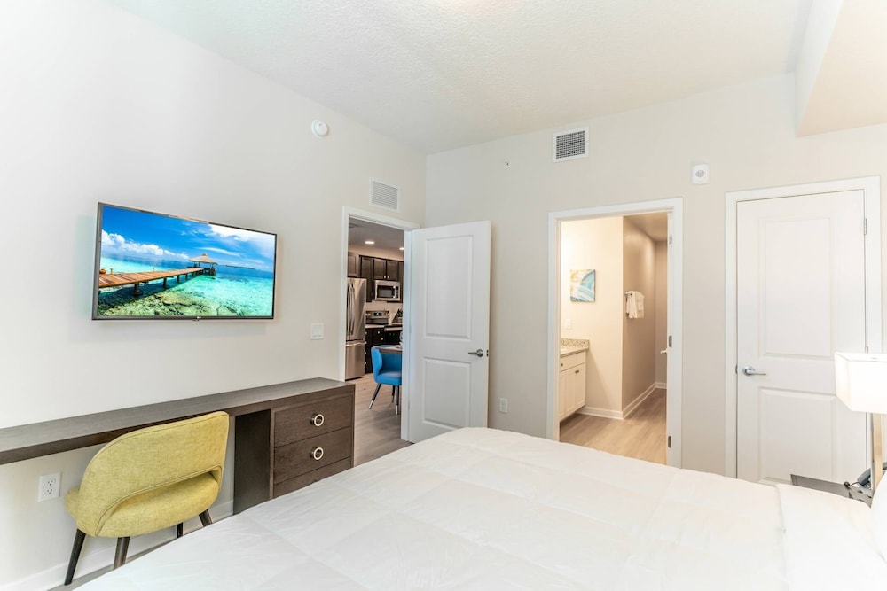 4013 201 Vista Cay