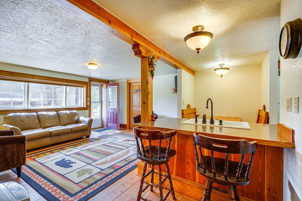 Secluded Stonewall Cabin w/ Mountain View! view 4