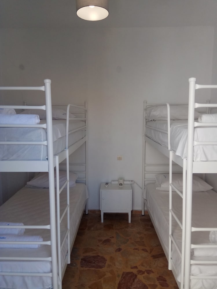 Grandma Vasiliki Rooms To Let