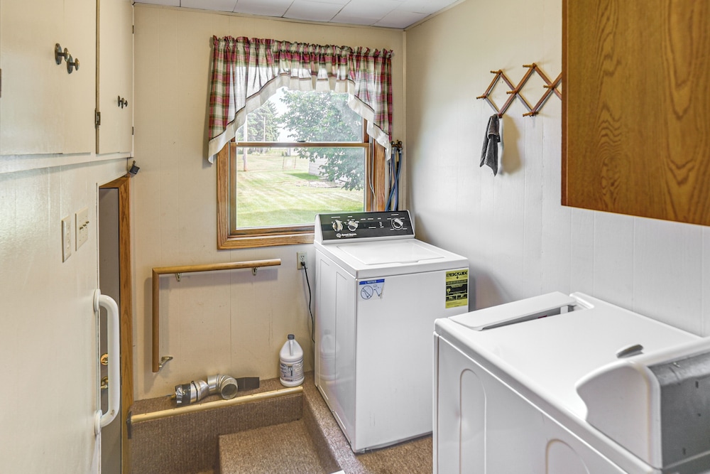 Fish & Hike: Small-town Retreat 2 Mi to Burke Lake