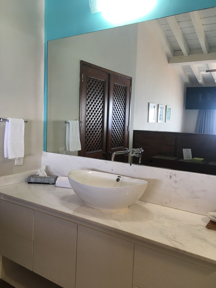 Los Tules Condominium Resort
