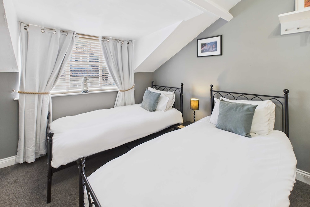 Host Stay Luna Cottage