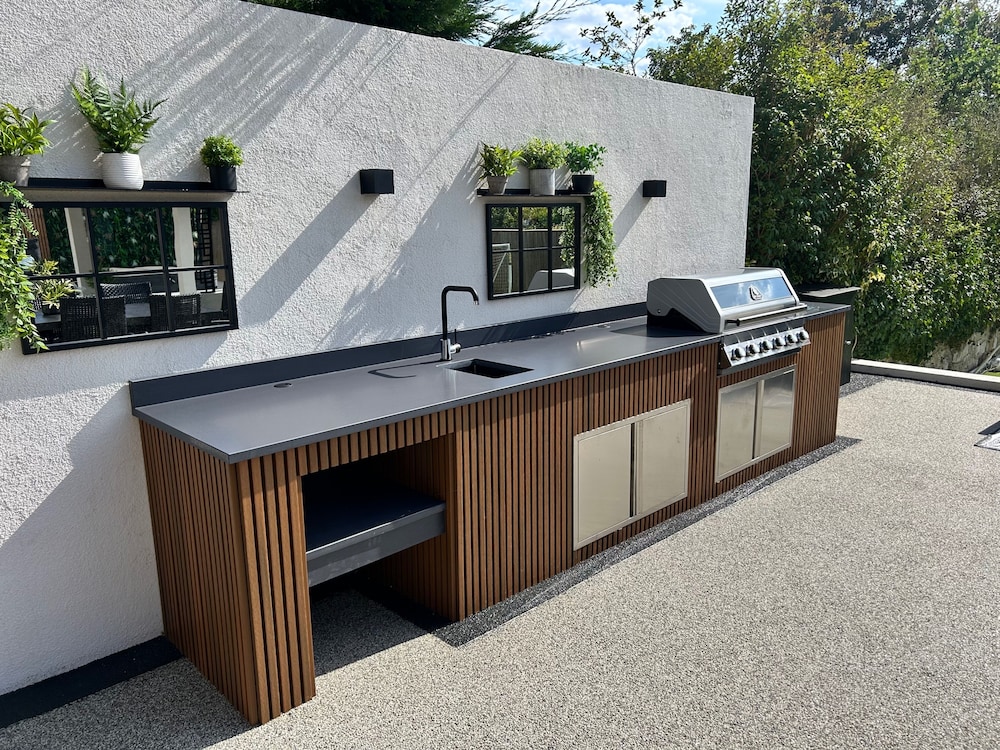 5 Bed Villa-sleeps 10-hot Tub-bar & Pool Table