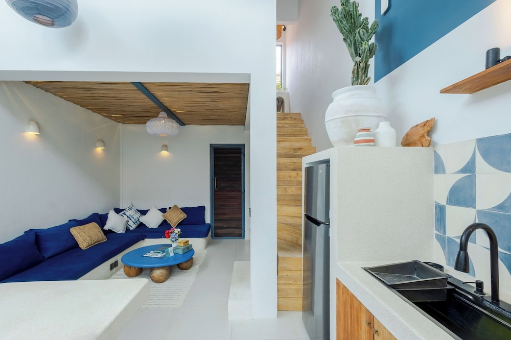 Studio Santorini - 1 BR Loft in Canggu