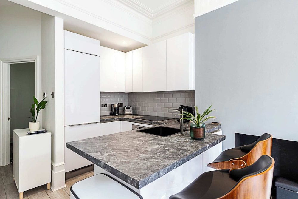 Stylish Hideaway Flat at Milton Park Highgate