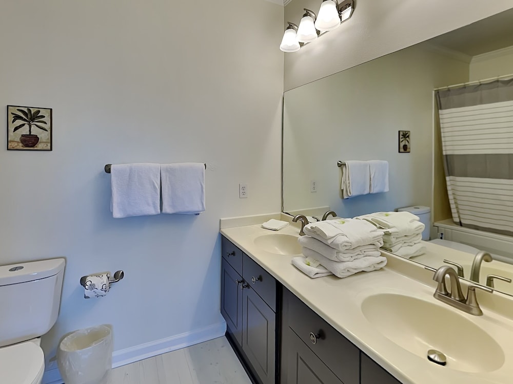 Emerald Waters by Southern Vacation Rentals view 3