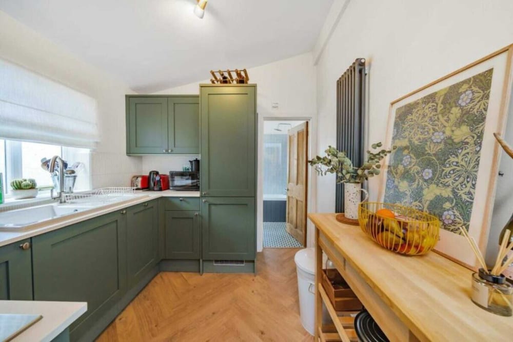 Elegant & Bright 2BD Flat, Battersea!