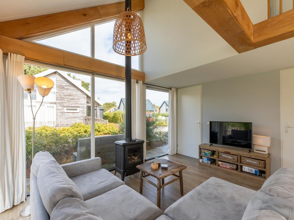 Enjoy Luxury and Comfort in Holiday Villa Kavel 10