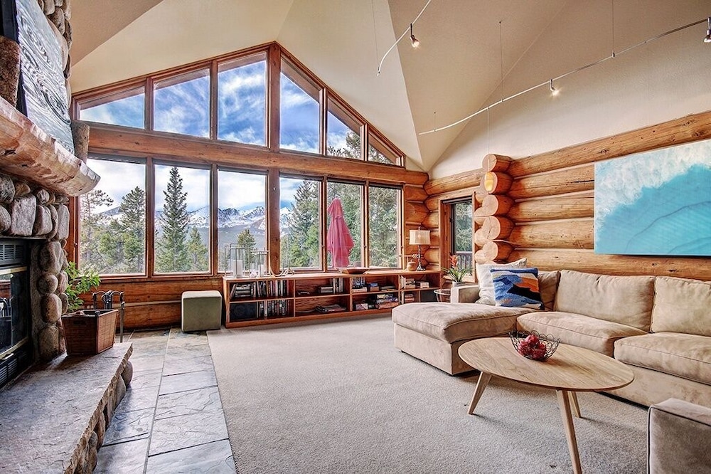 10 Southface 5 Bedroom Home by RedAwning