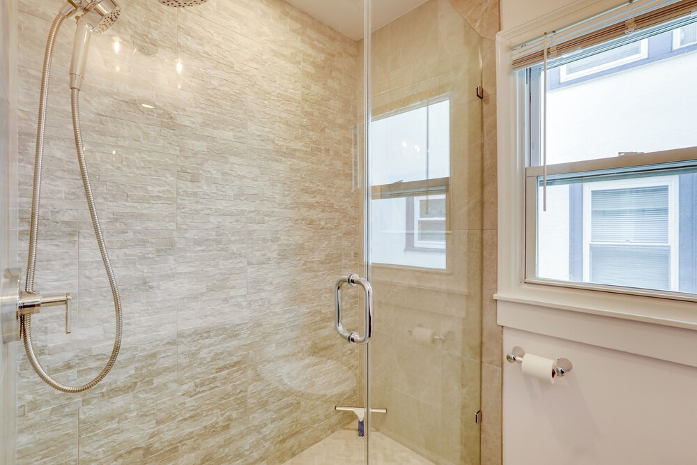 1 Mi to Beaches & Boardwalk: Asbury Park Retreat