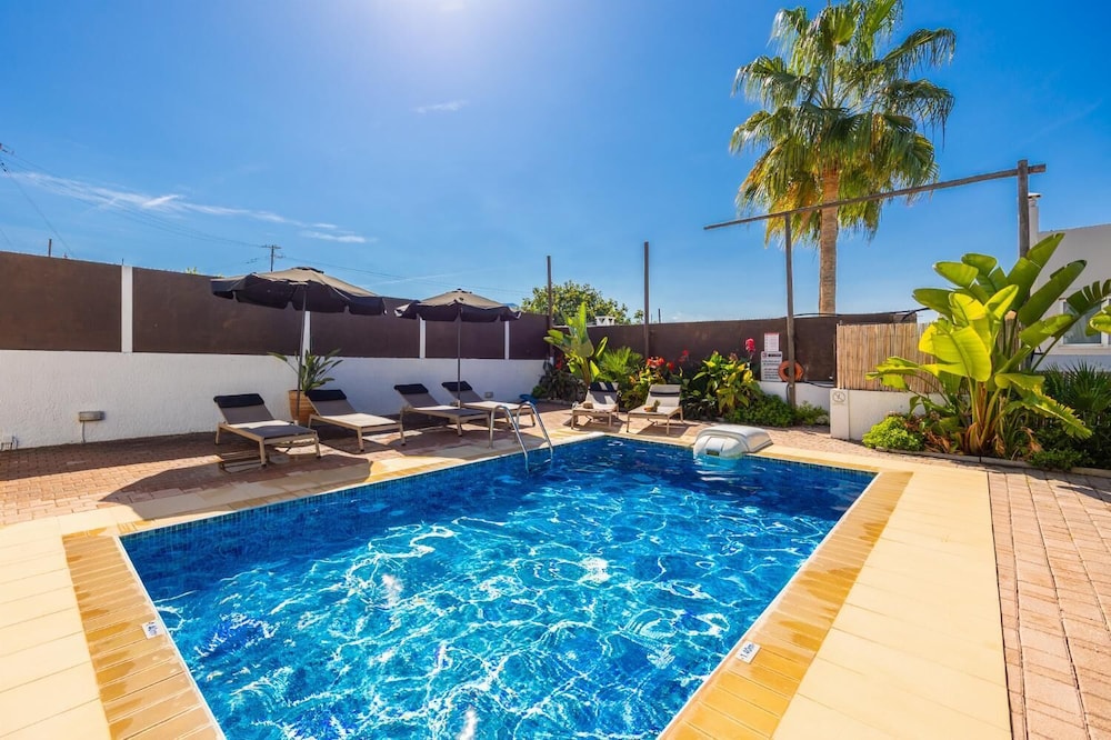 Villa Rea in Adelianos Kampos