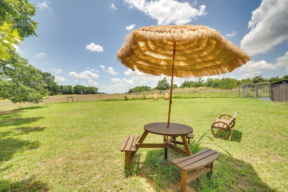 Blue Ridge Retreat on 10-acre Farm: Rural Reset!
