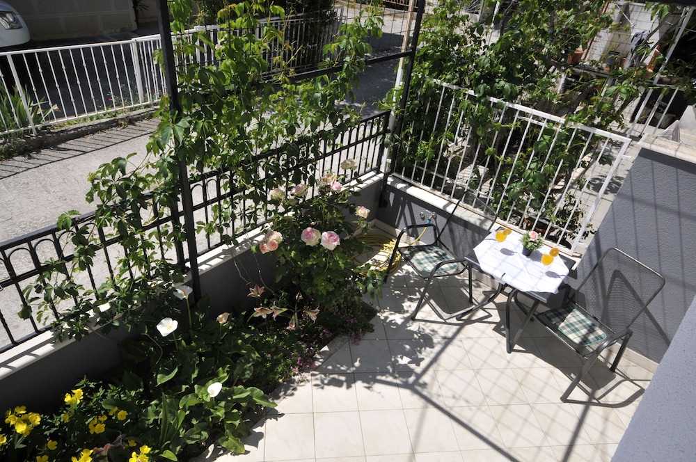 Apartments Roza