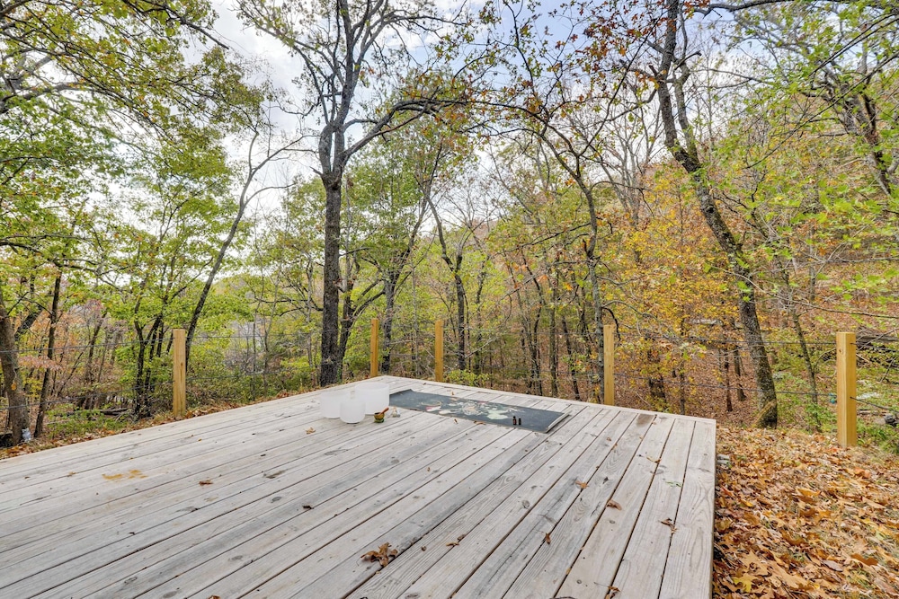 Grill & Rooftop Deck: Cozy Hideaway in Garfield