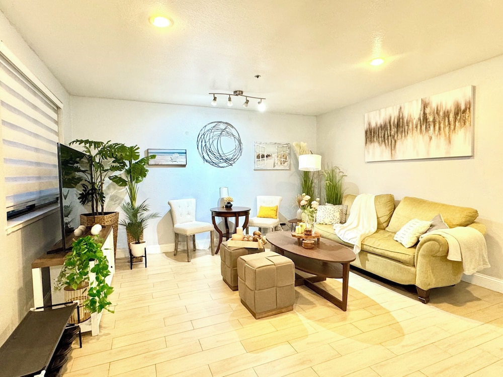 Sunnyvale 3B2b Super Big House