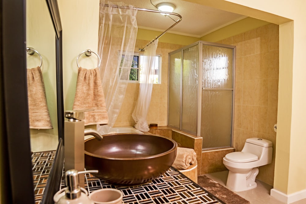 Skyview Manor Guest Apartments
