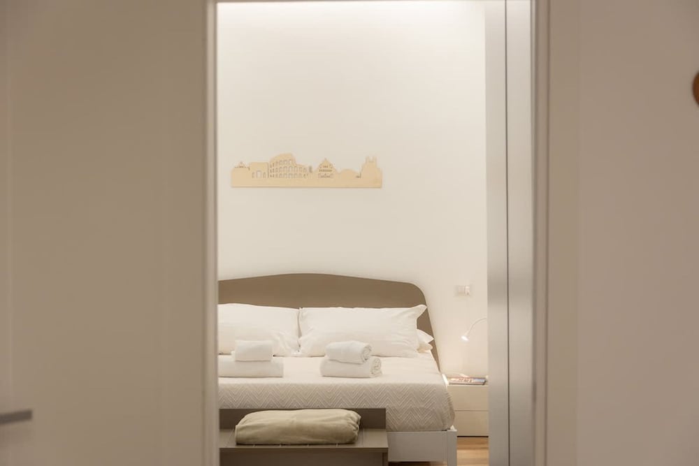 Colosseum Holidays - Three-bedroom Apartment