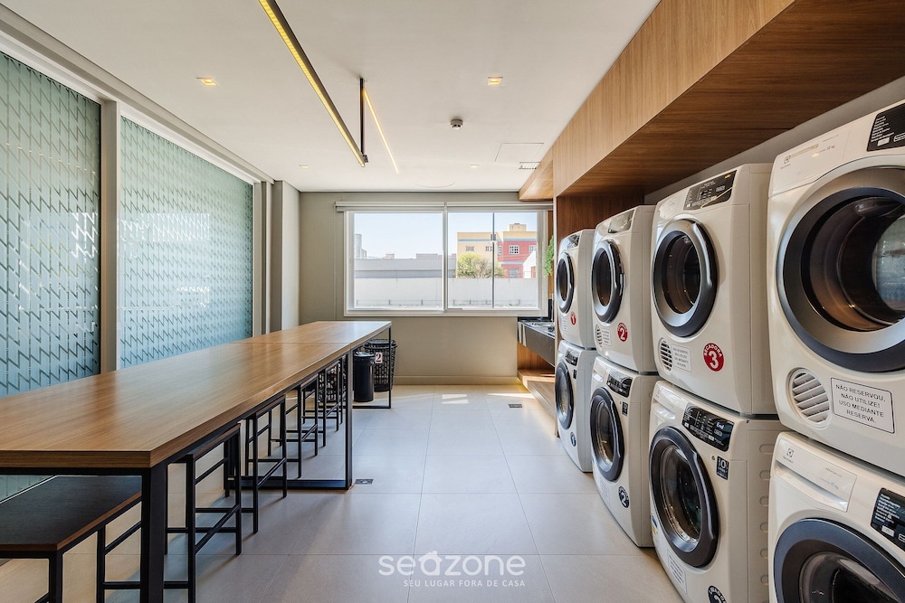 Studio in Building With Pool Con1206