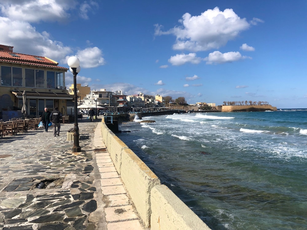 Chania Escapes Boutique Apartments - Koum Kapi Beach view 4