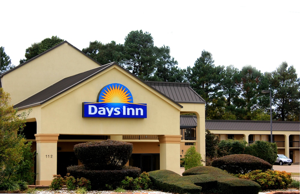 Longview Vacations - Days Inn by Wyndham Longview South - Property Image 2