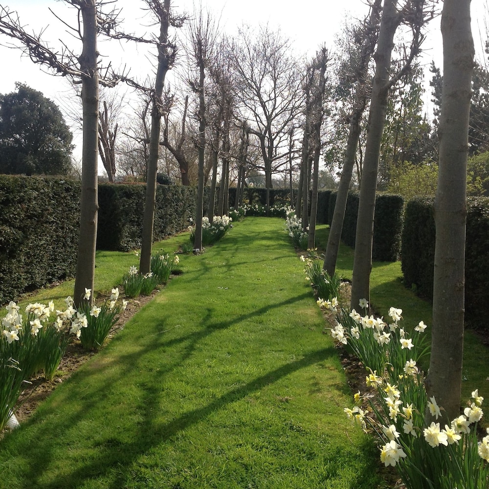 Chichester Vacations - Bolt Hole Earnley - Property Image 3