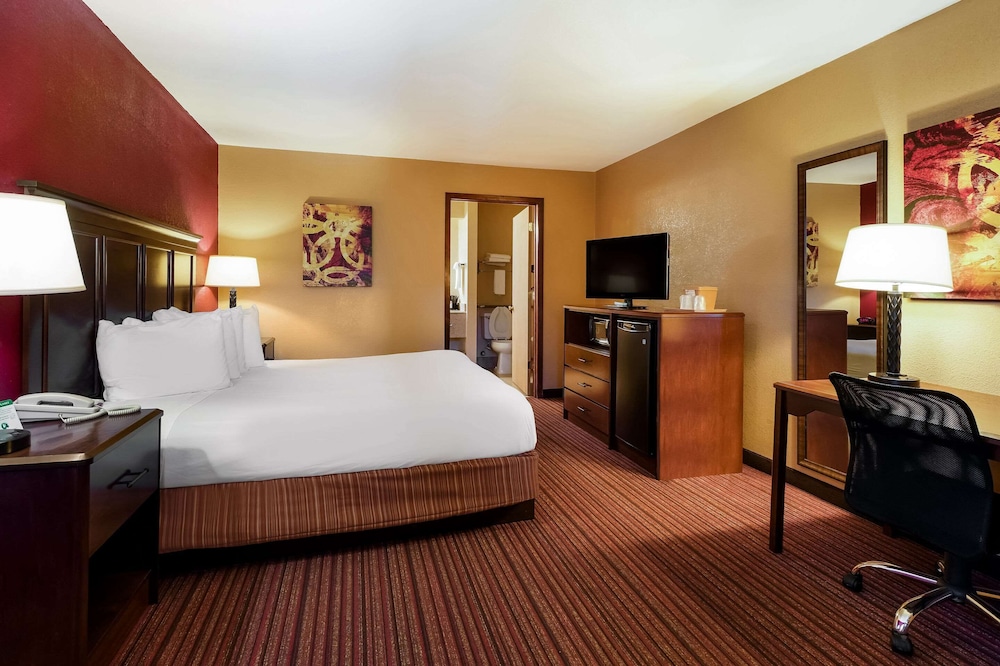 Quality Inn & Suites West Helena