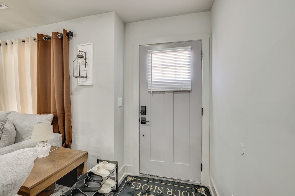 5 Mi to Cambridge Square: Ooltewah Getaway!