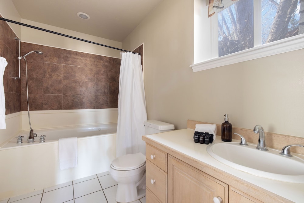 Silver Star by Avantstay Ideal Park City Location Close to Slopes Hot Tub