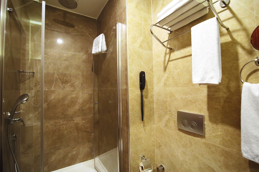 Park By Clover - Image 48