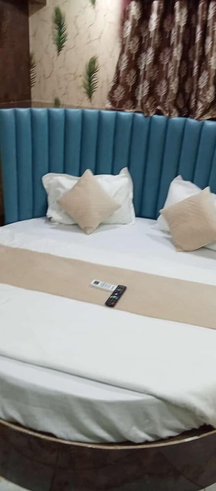 Hotel Raj Palace