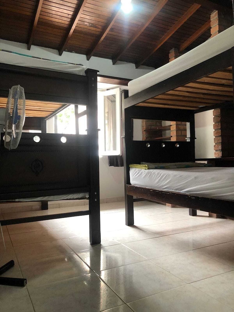 Memphis Hostal - Hostel