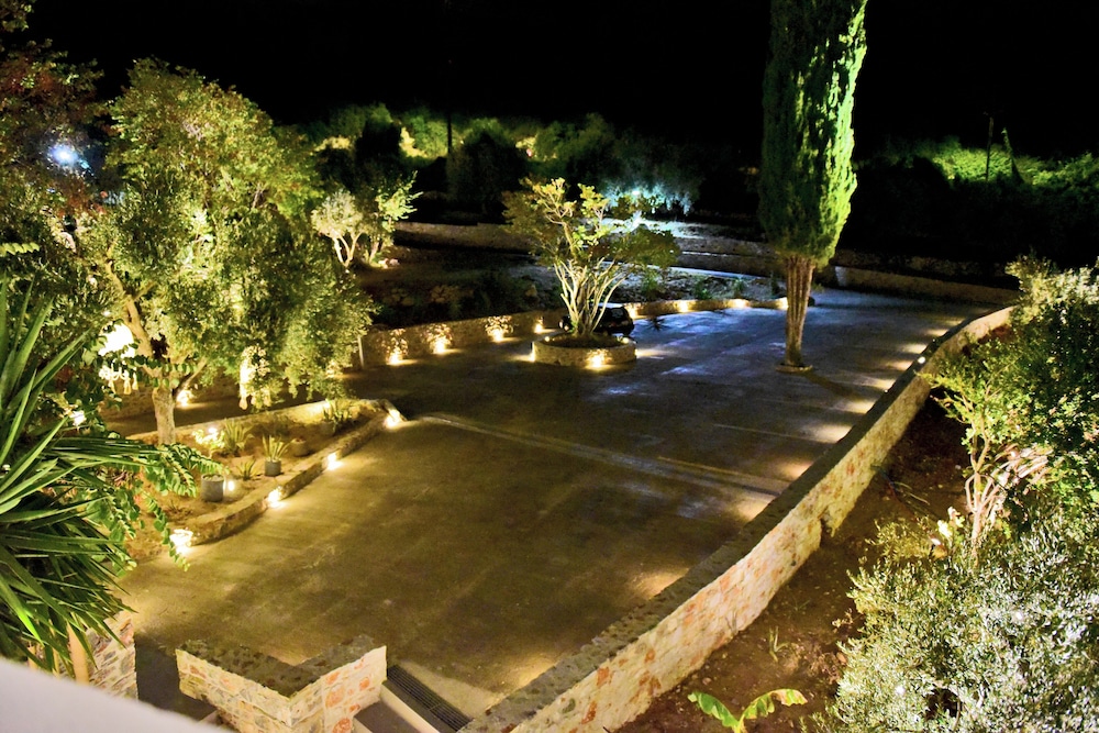 Natura Luxury Villas