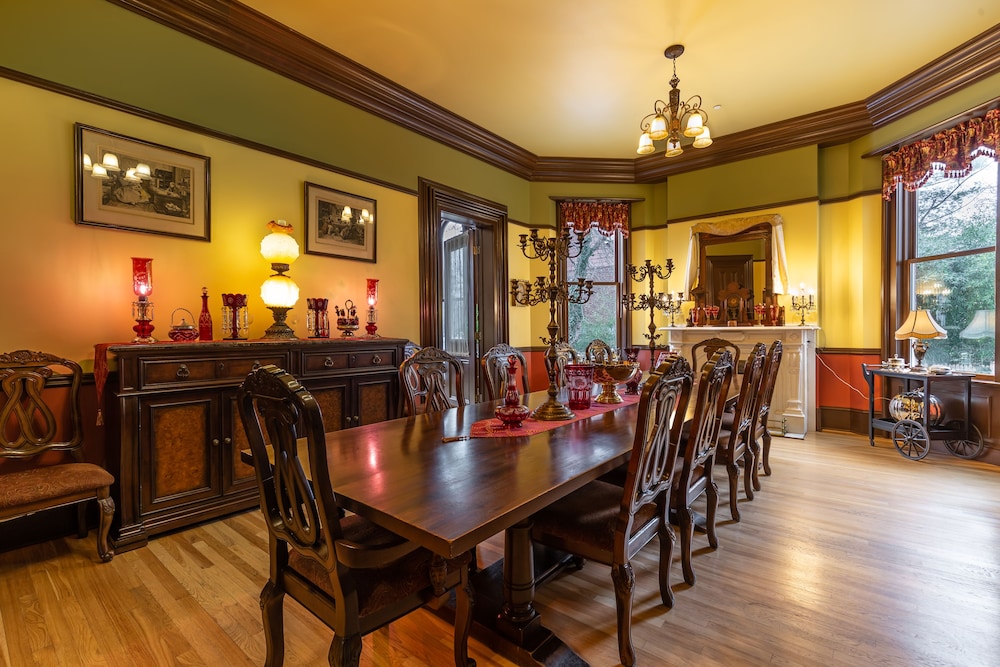 Steele Mansion